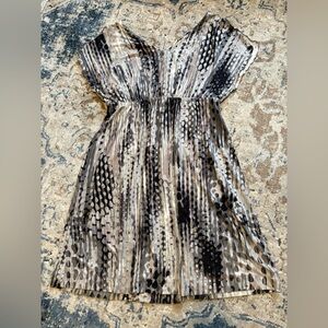 Soma Size M Women's Sleeveless V-Neck Jersey Dress